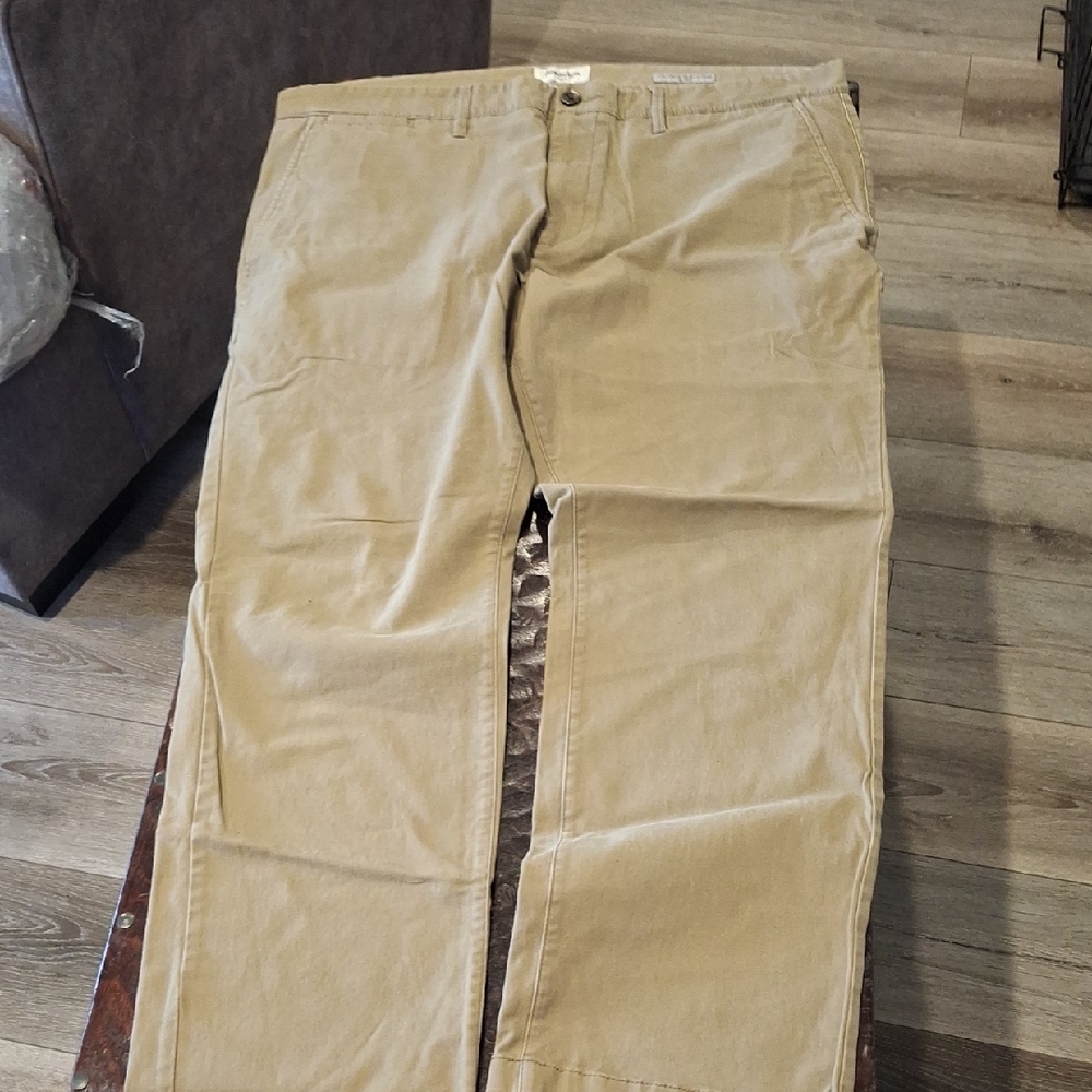 Goodfellow & Co Khaki Chinos 40